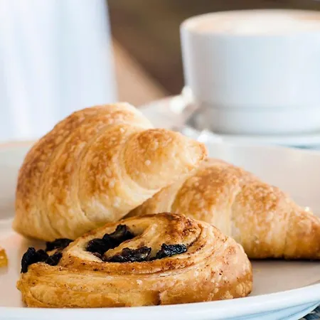 Plaza Palmeras Hotel 4*