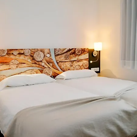 Plaza Palmeras Hotel