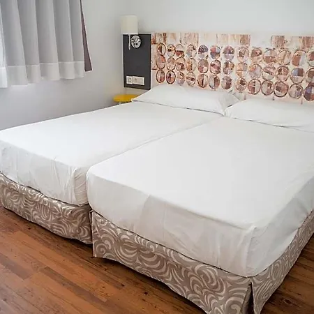 Plaza Palmeras 4*