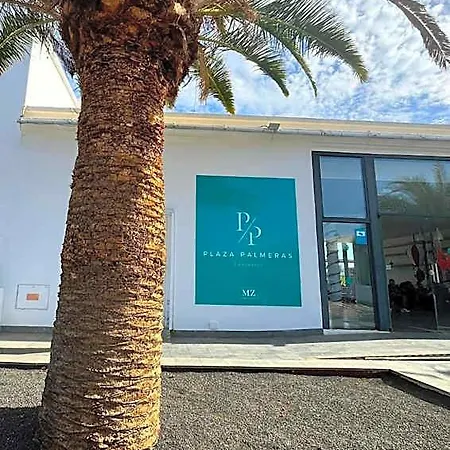 Plaza Palmeras Puerto del Carmen (Lanzarote)