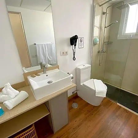 Plaza Palmeras מלון 4*