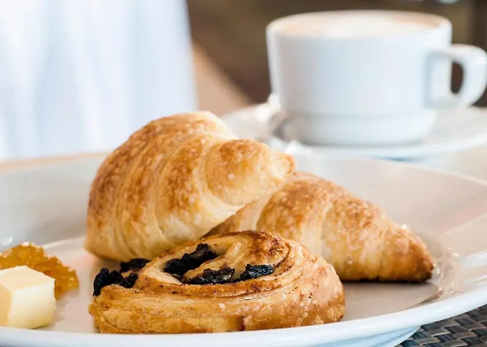 Plaza Palmeras Hotel 4*