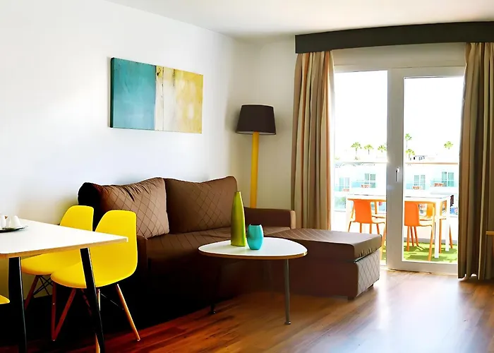 Plaza Palmeras Hotel